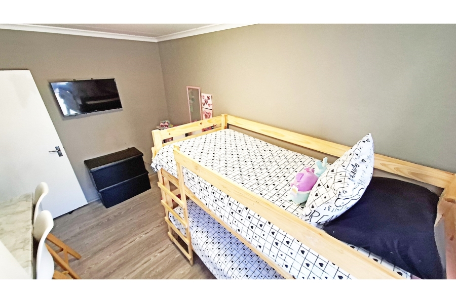 2 Bedroom Property for Sale in Guldenland Western Cape